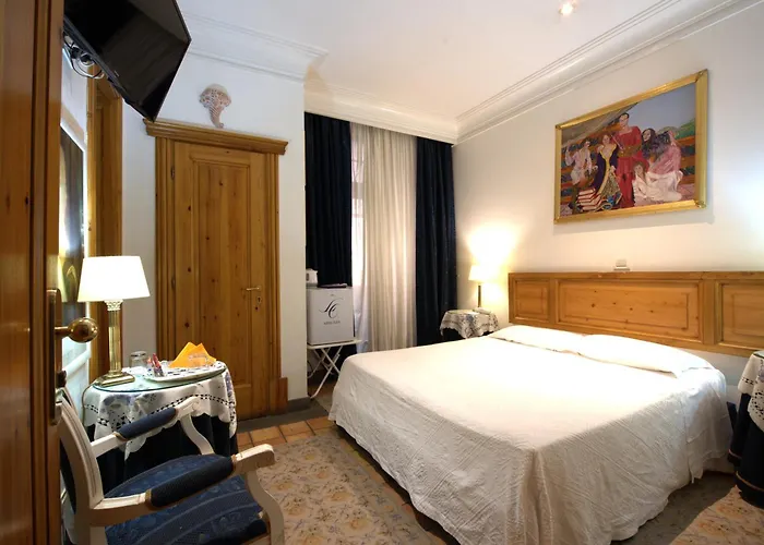 Cairoli Otel 4*
